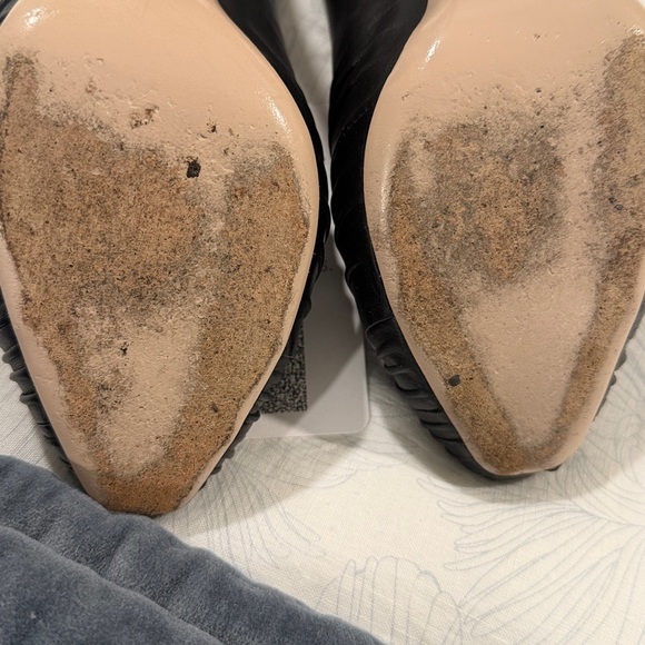 Salvatore Ferragamo Black Heels with Woven Leather Design - Picture 4 of 5